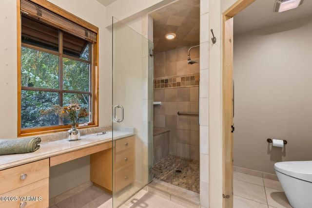 901 N 66th Ave, Yakima, WA 98908