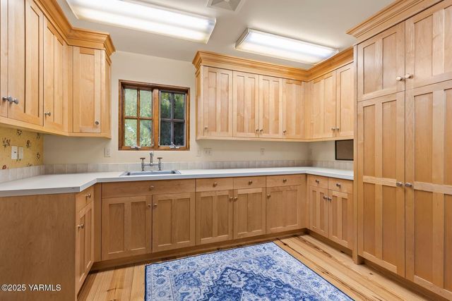 901 N 66th Ave, Yakima, WA 98908