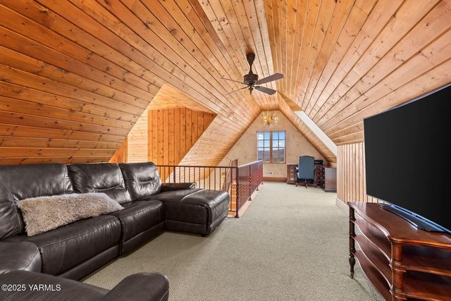 901 N 66th Ave, Yakima, WA 98908