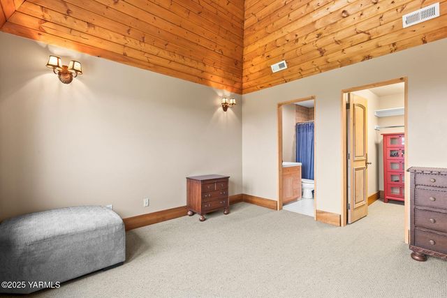 901 N 66th Ave, Yakima, WA 98908