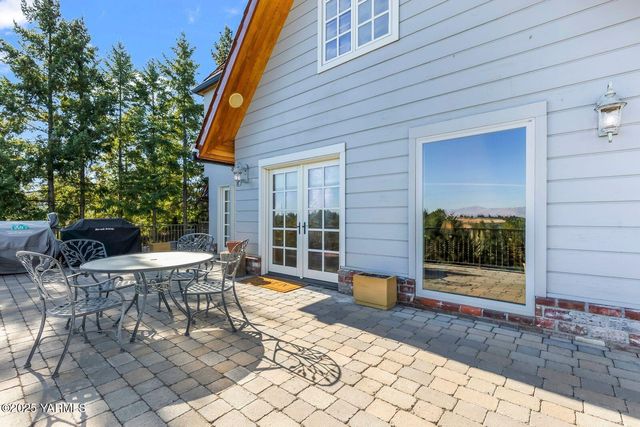 901 N 66th Ave, Yakima, WA 98908