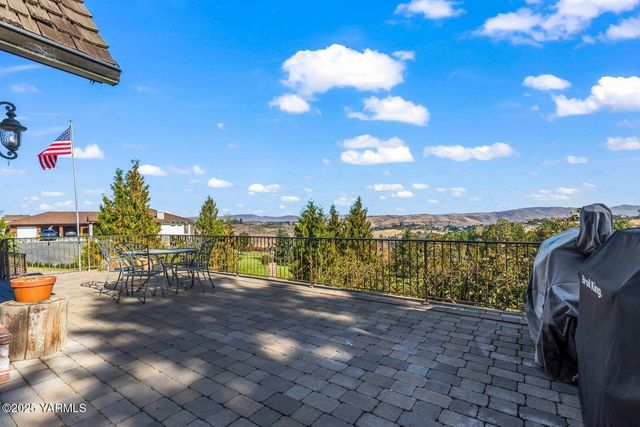 901 N 66th Ave, Yakima, WA 98908