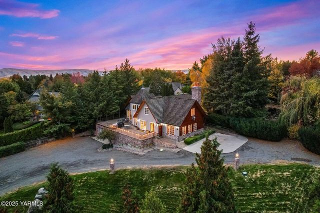 901 N 66th Ave, Yakima, WA 98908