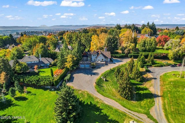 901 N 66th Ave, Yakima, WA 98908