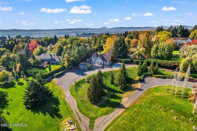 901 N 66th Ave, Yakima, WA 98908