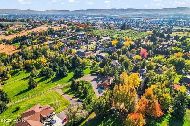 901 N 66th Ave, Yakima, WA 98908