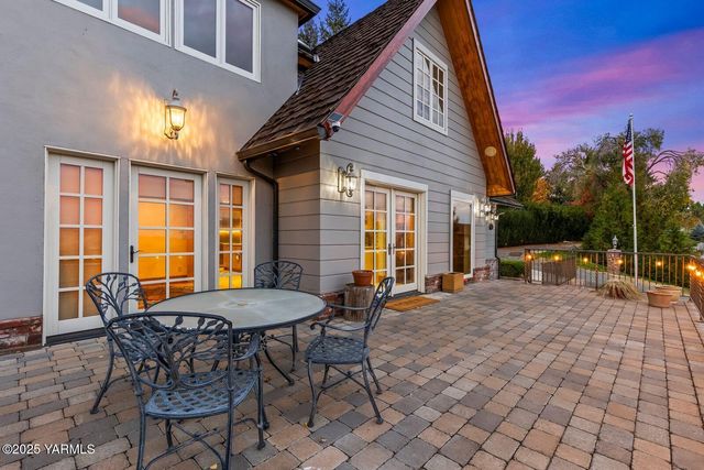 901 N 66th Ave, Yakima, WA 98908