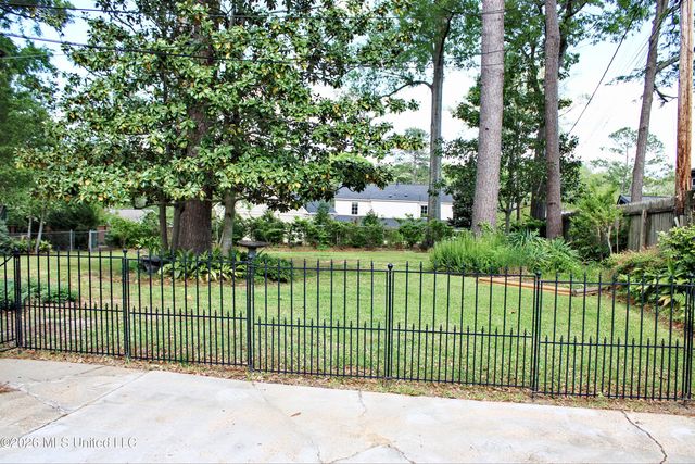 3918 Rhymes Place, Jackson, MS 39211