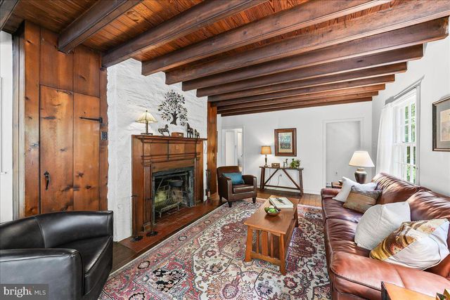 890 PAXON HOLLOW RD, Media, PA 19063