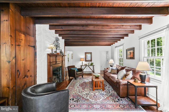 890 PAXON HOLLOW RD, Media, PA 19063
