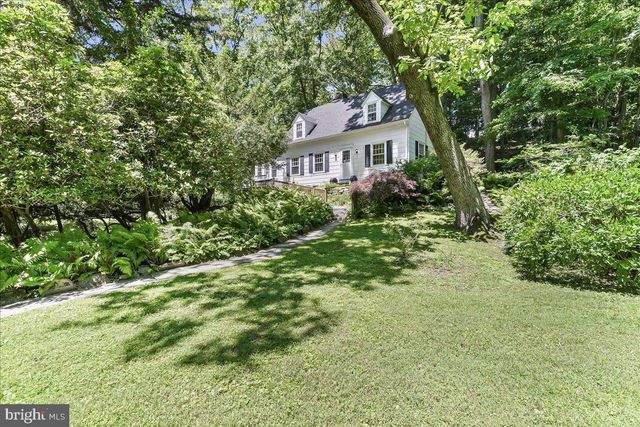890 PAXON HOLLOW RD, Media, PA 19063