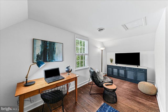 890 PAXON HOLLOW RD, Media, PA 19063