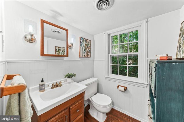 890 PAXON HOLLOW RD, Media, PA 19063