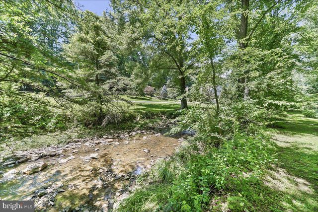 890 PAXON HOLLOW RD, Media, PA 19063