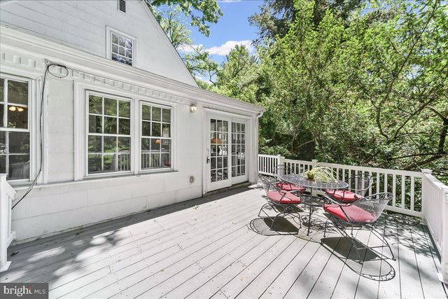 890 PAXON HOLLOW RD, Media, PA 19063