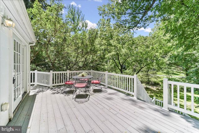 890 PAXON HOLLOW RD, Media, PA 19063