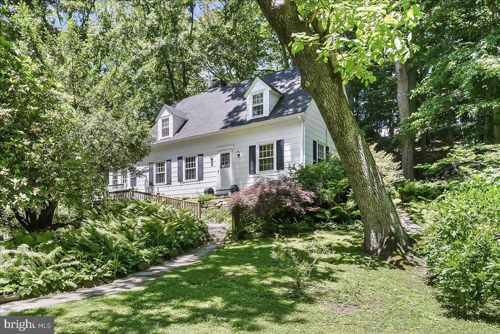 890 PAXON HOLLOW RD, Media, PA 19063