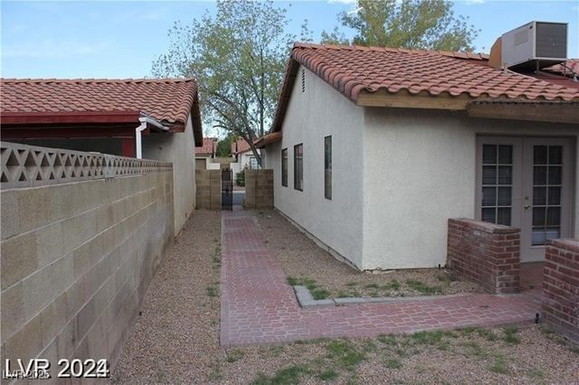 1617 Joshua Tree Court, Las Vegas, NV 89108