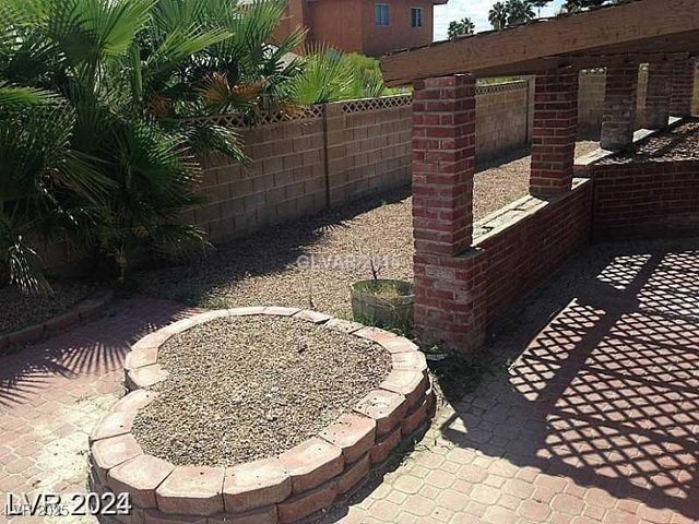 1617 Joshua Tree Court, Las Vegas, NV 89108