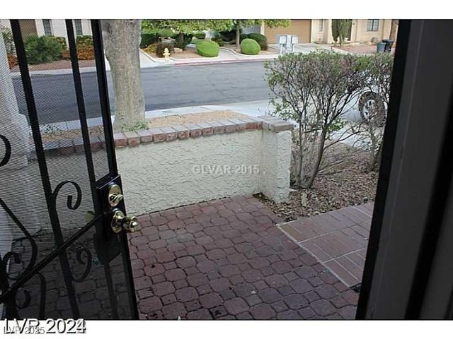 1617 Joshua Tree Court, Las Vegas, NV 89108