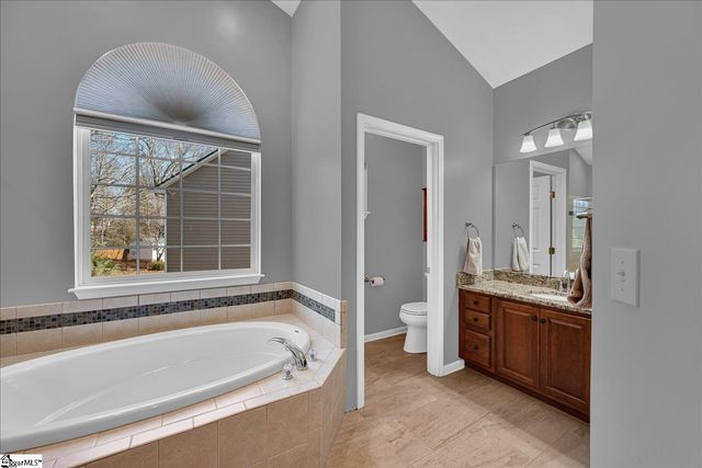 27 Waters Reach Lane, Simpsonville, SC 29681
