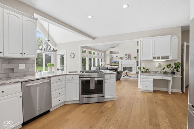 4357 Riverbirch Run, Zionsville, IN 46077