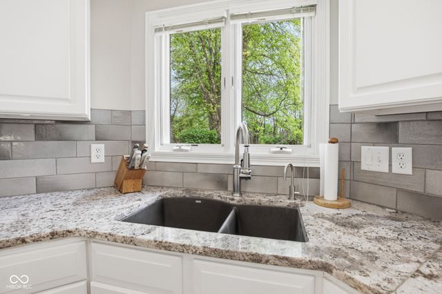 4357 Riverbirch Run, Zionsville, IN 46077