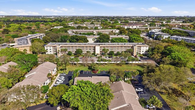 2302 Lucaya Lane E3, Coconut Creek, FL 33066