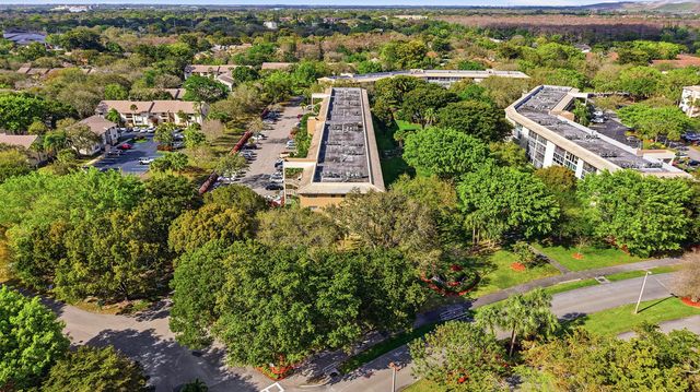 2302 Lucaya Lane E3, Coconut Creek, FL 33066