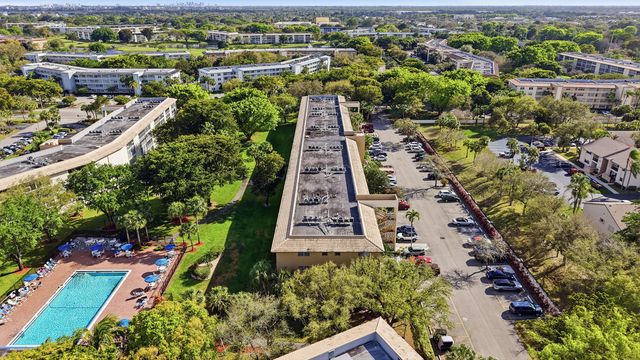 2302 Lucaya Lane E3, Coconut Creek, FL 33066