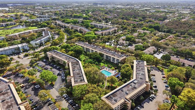 2302 Lucaya Lane E3, Coconut Creek, FL 33066