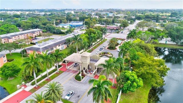 2302 Lucaya Lane E3, Coconut Creek, FL 33066