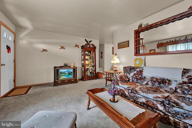 595 NEW SCHAEFFERSTOWN RD, Bernville, PA 19506