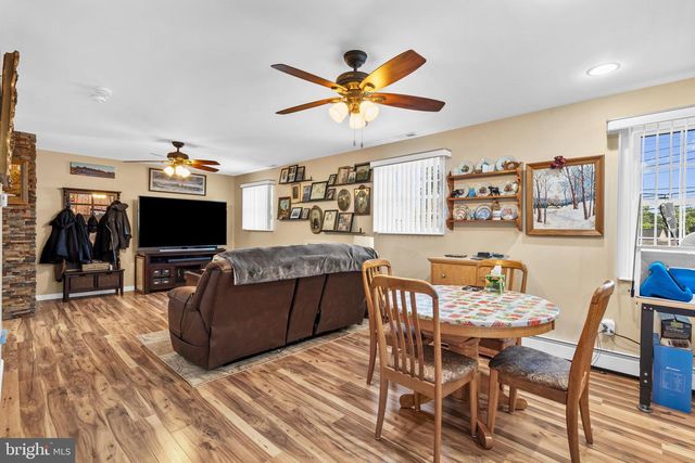 21 RED ROSE DR, Levittown, PA 19056