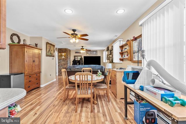 21 RED ROSE DR, Levittown, PA 19056