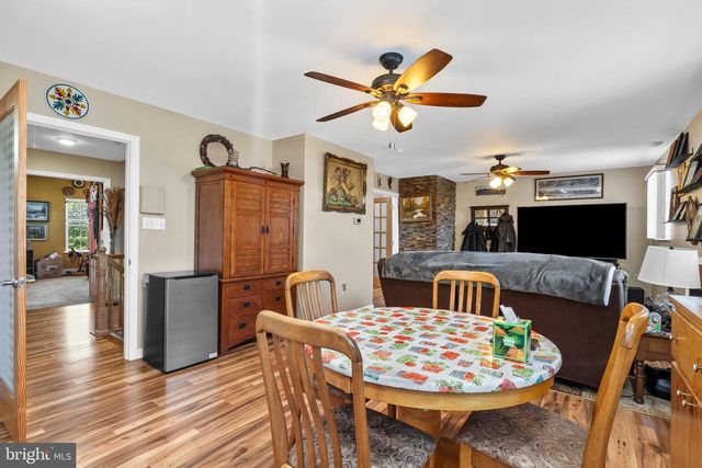 21 RED ROSE DR, Levittown, PA 19056