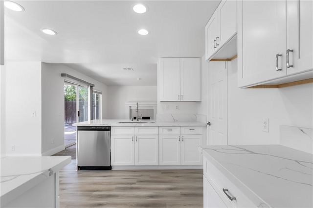 941 Coral, Hemet, CA 92543