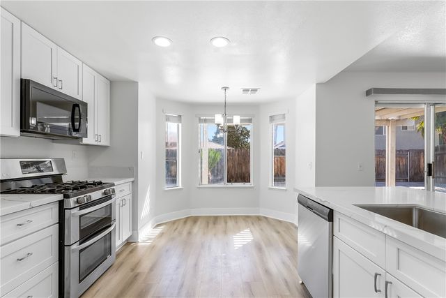 941 Coral, Hemet, CA 92543