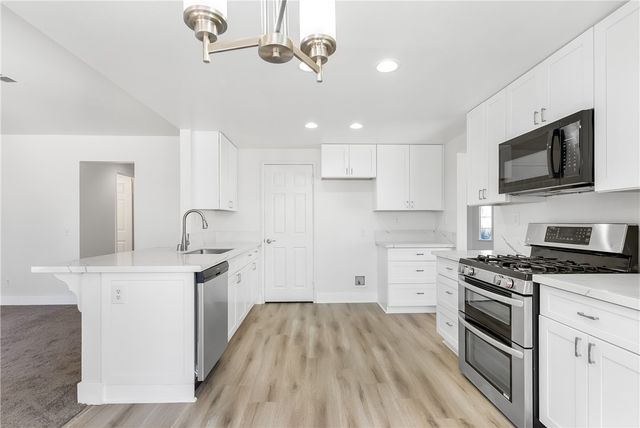 941 Coral, Hemet, CA 92543