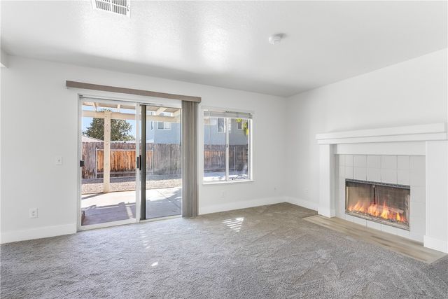 941 Coral, Hemet, CA 92543