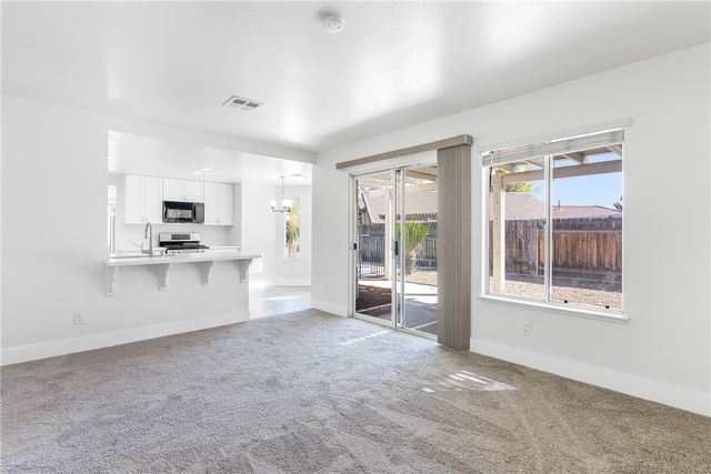 941 Coral, Hemet, CA 92543