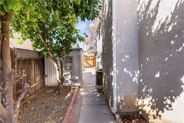 941 Coral, Hemet, CA 92543