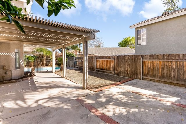 941 Coral, Hemet, CA 92543