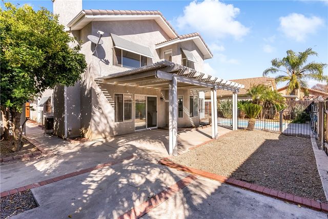 941 Coral, Hemet, CA 92543