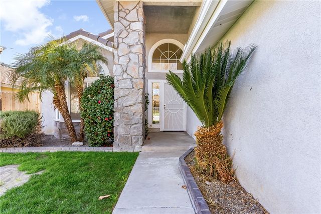 941 Coral, Hemet, CA 92543