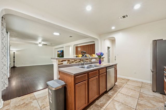 7918 Martinelli, San Antonio, TX 78253