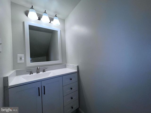 2911 THORNDALE AVE, Baltimore, MD 21215