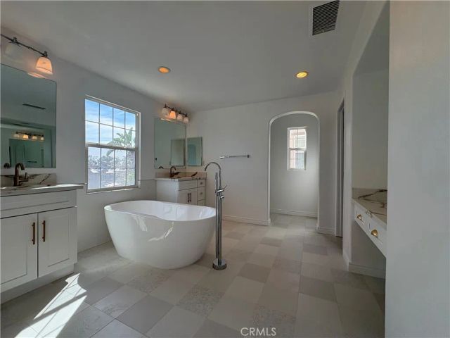 1324 S Swan Loop South, Upland, CA 91784