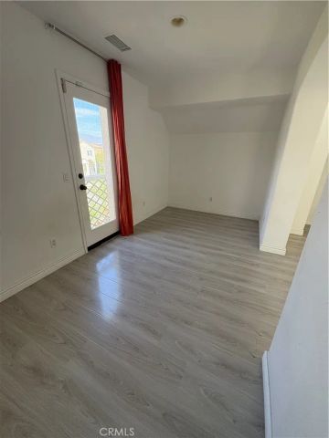 1324 S Swan Loop South, Upland, CA 91784