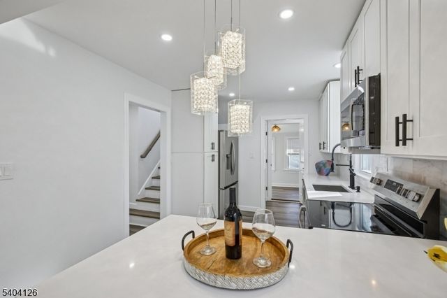 85 Madison St, Newton Town, NJ 07860